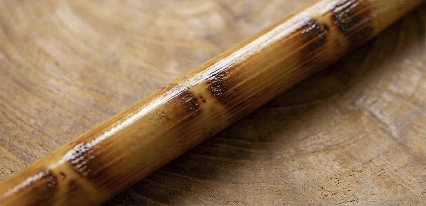 Rattanstock mit Brandmuster – Modell 2 (70 cm) | Escrima / Kali / Arnis